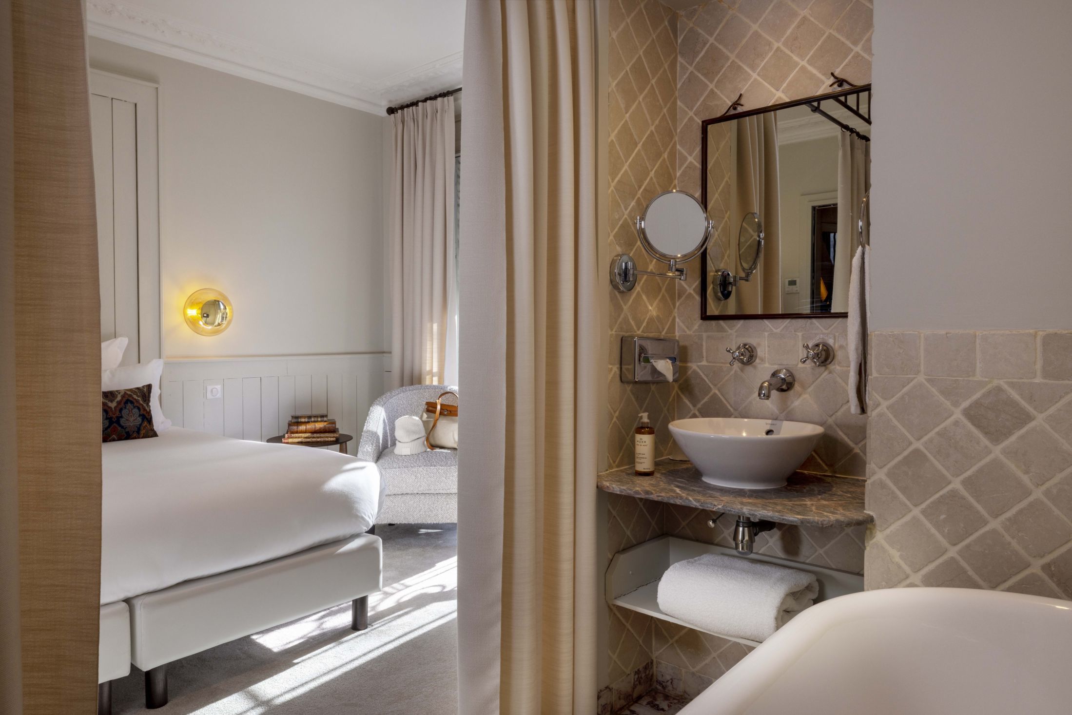 Hotel de Banville - Deluxe Room