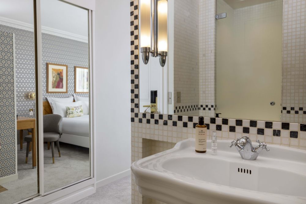 Hotel de Banville - Superior Room